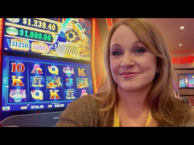 Banned Slot Machine Pays Big Win at the Casino! First Spin Bonus & Major!