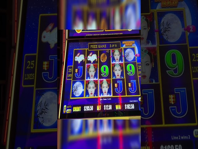 OMG HUGE JACKPOT Autumn Moon Dragon Link Slot #shorts