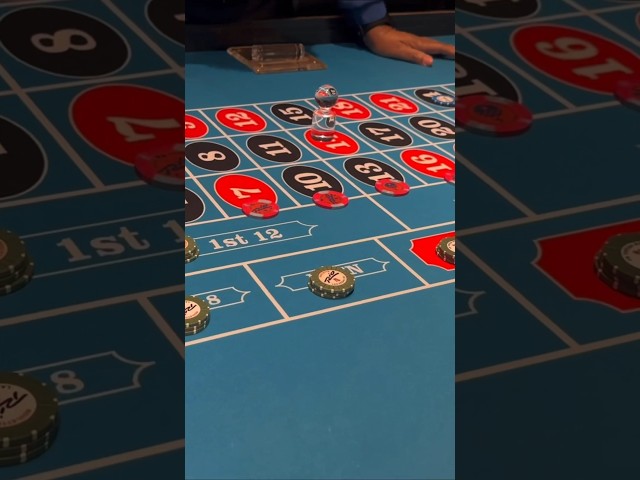 Playing some outside bets on the roulette table #casinofun #lasvegashotels