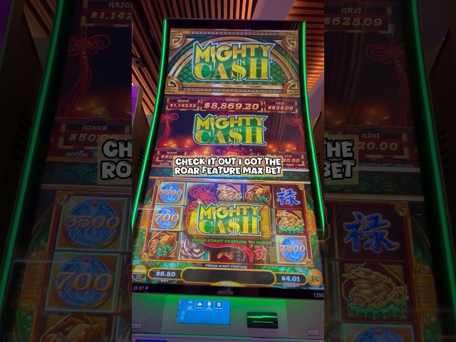 I MAX Bet & got the Free Feature on Mighty Cash! #slots #shorts