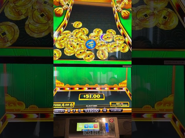 Testing my skills on the Coin Pusher #bonus #jackpot #slots #casino