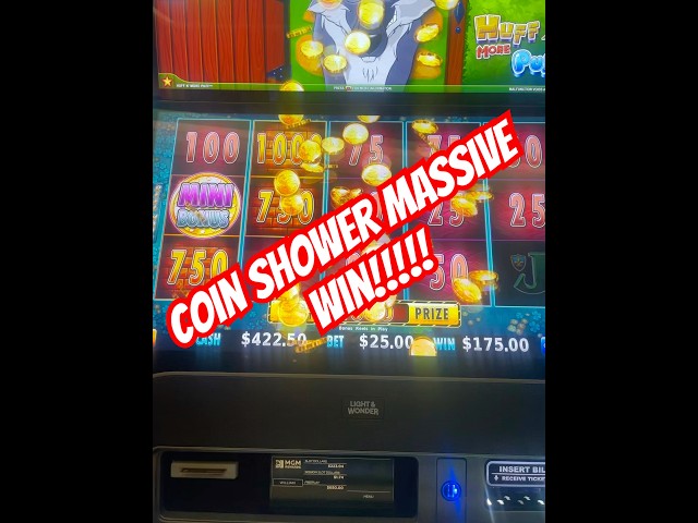 Coin shower on Huff and puff Slots #slots #casinojackpot #handpay #jackpot #lasvegas #casinogames